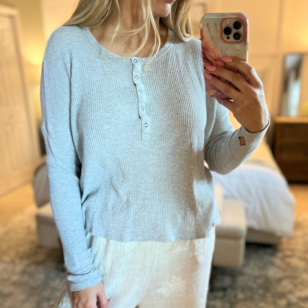 Aerie Light Gray Button Down Shirt - Picture 2 of 5